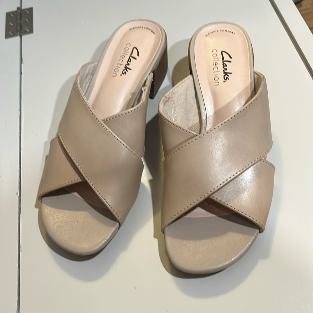 Clarks Womens Caroleigh Erin Leather Heel Sandals Ortho Lite Slip On Tan Sand 7M